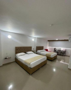 HS-C Habitación Cuádruple con aire acondicionado y piscina